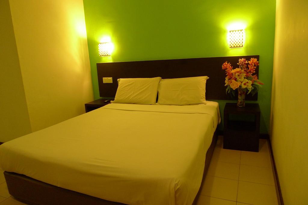 Meldrum Hotel Johor Bahru Exterior foto