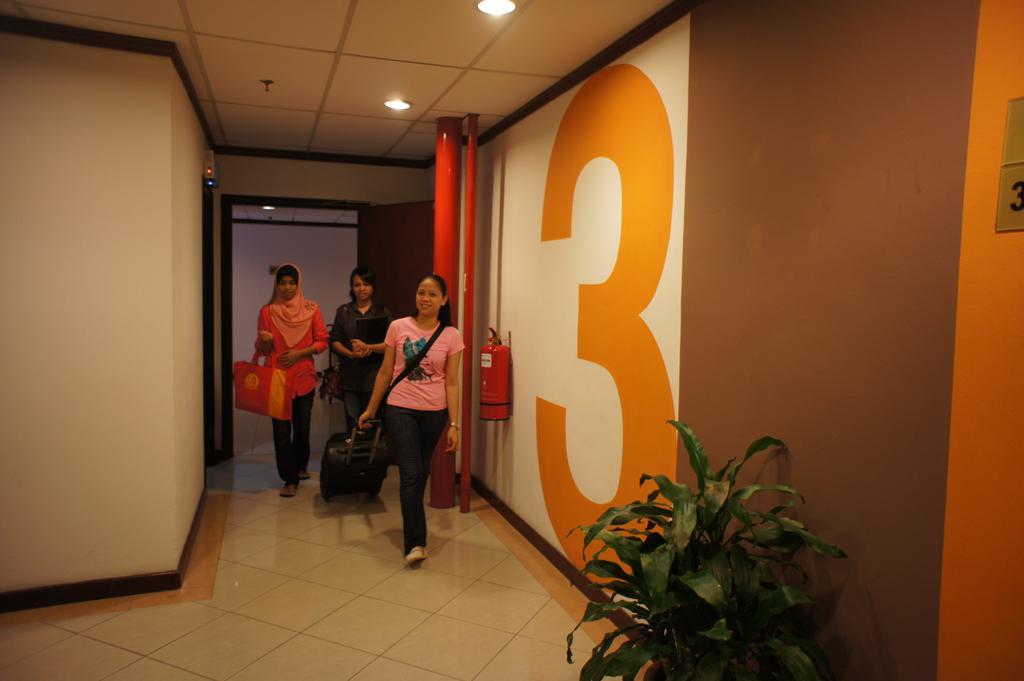 Meldrum Hotel Johor Bahru Exterior foto