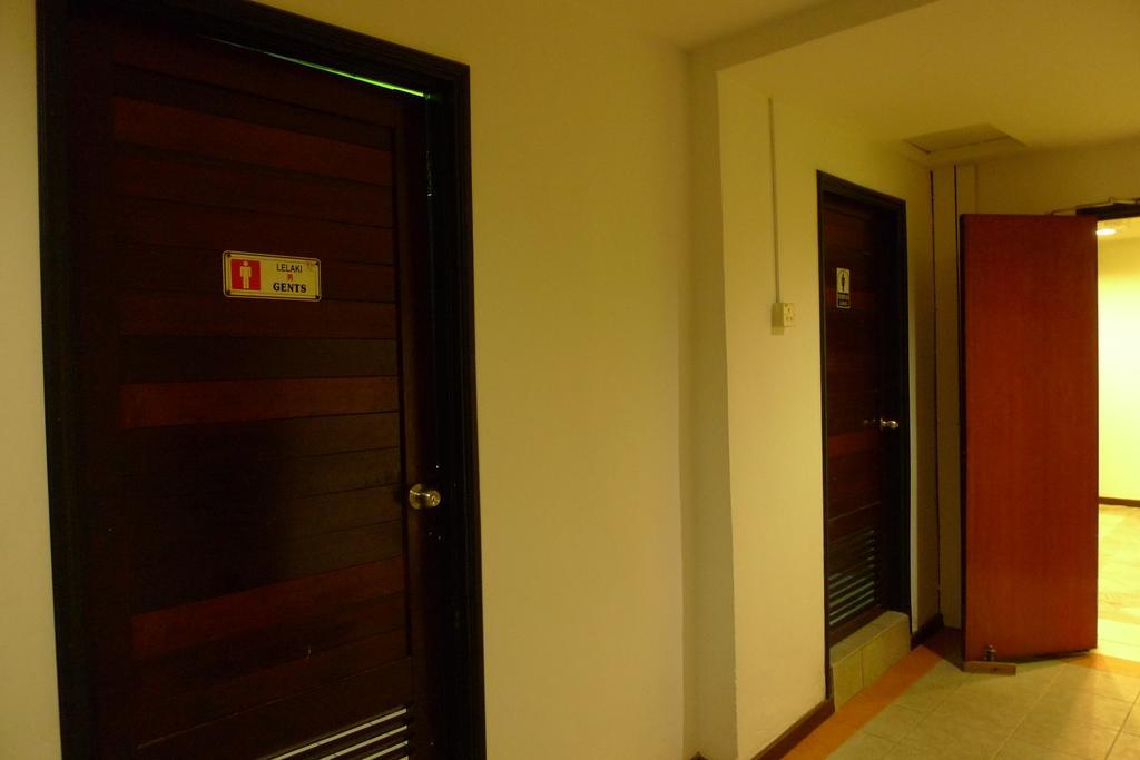Meldrum Hotel Johor Bahru Exterior foto