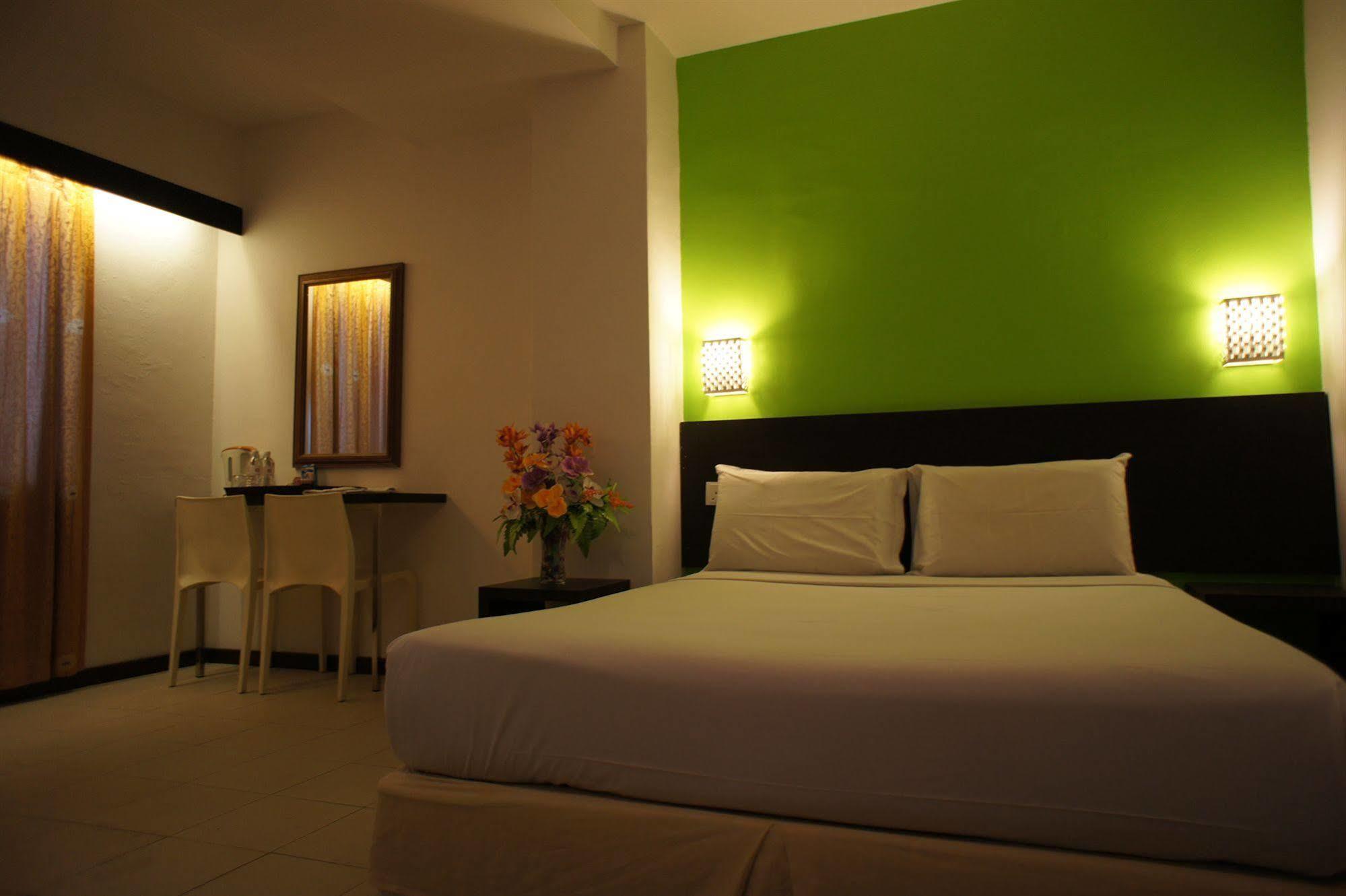 Meldrum Hotel Johor Bahru Exterior foto