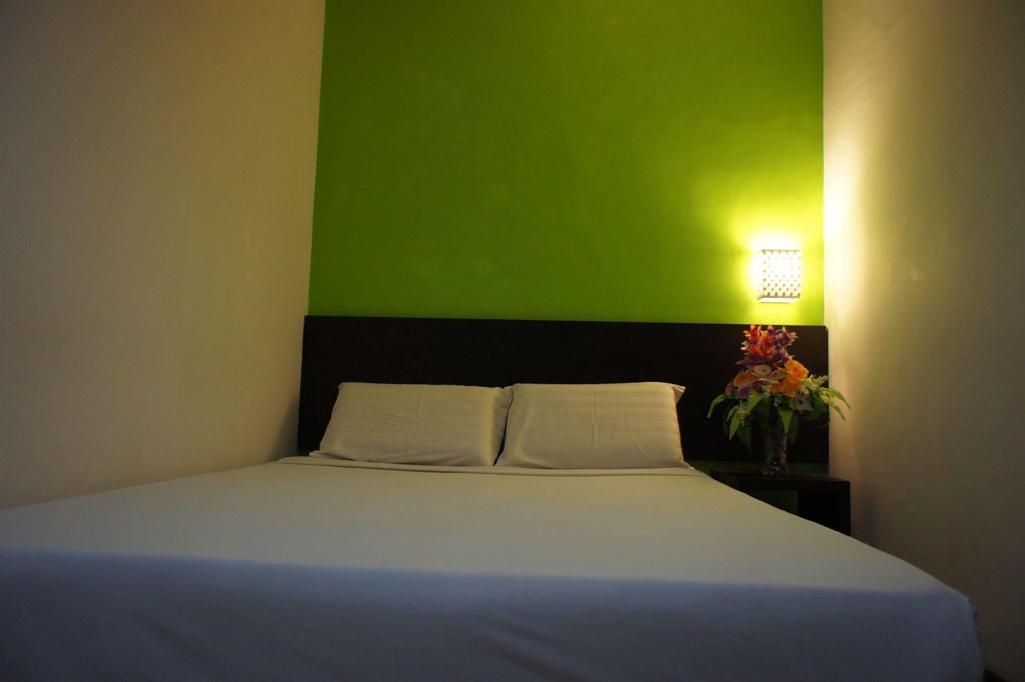 Meldrum Hotel Johor Bahru Exterior foto