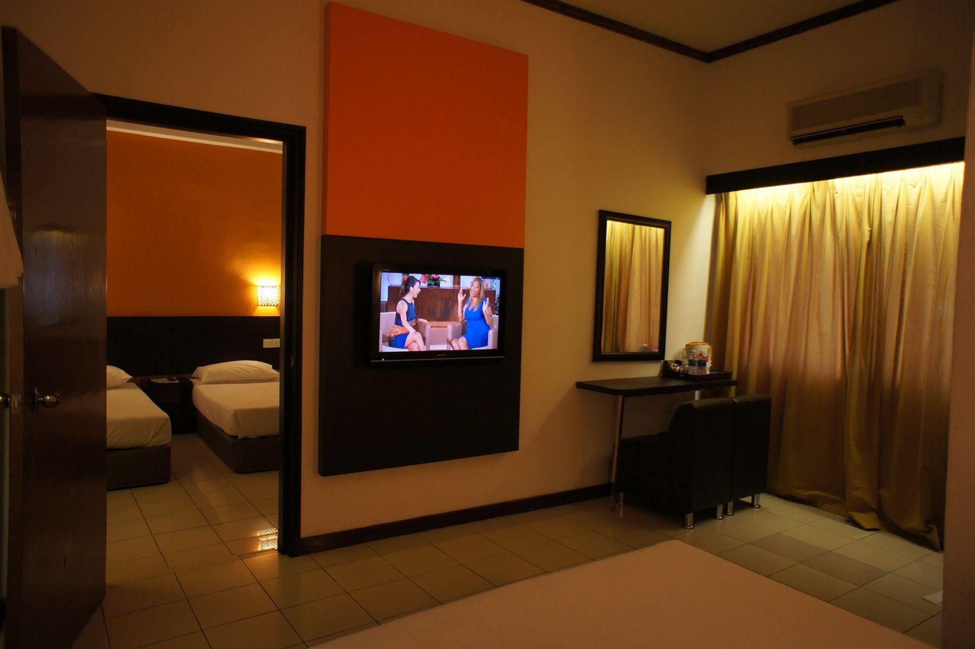 Meldrum Hotel Johor Bahru Exterior foto
